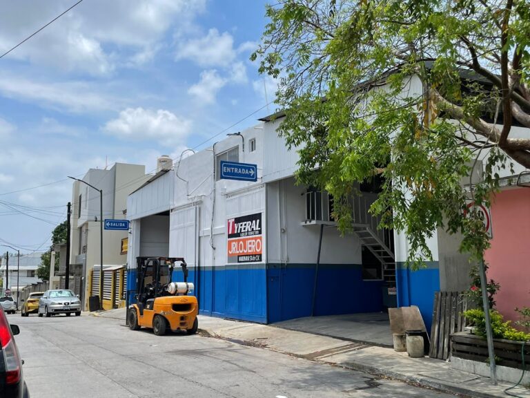 44785 jr lojero maquinaria 768x576