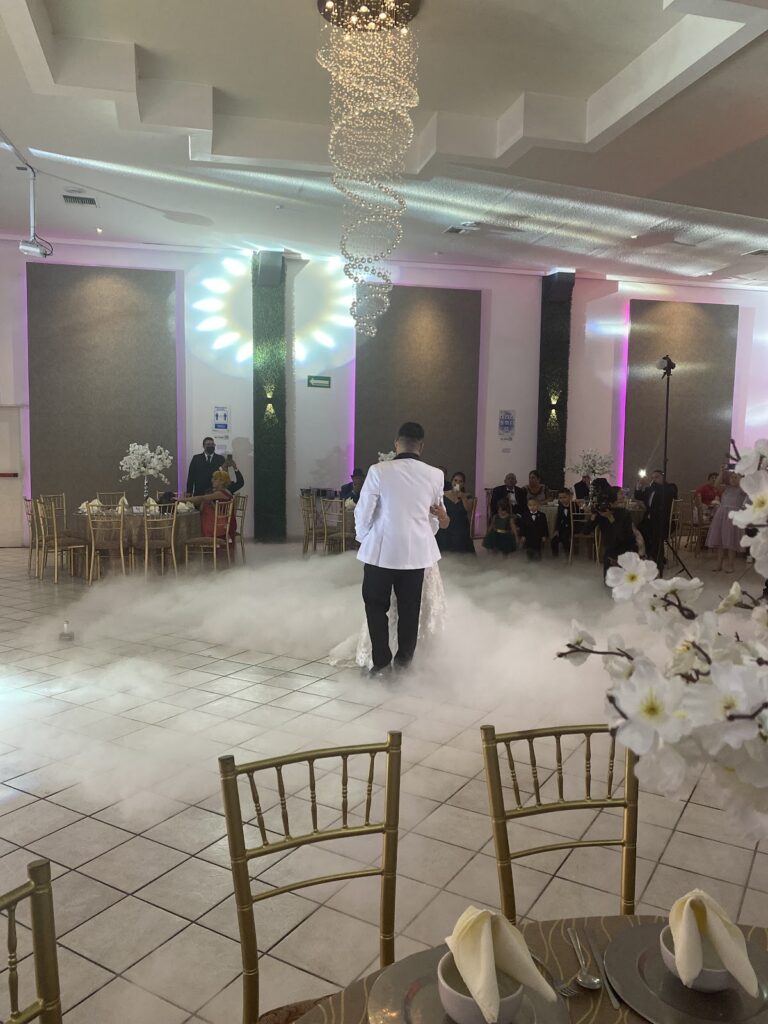 45637 delux eventos 768x1024