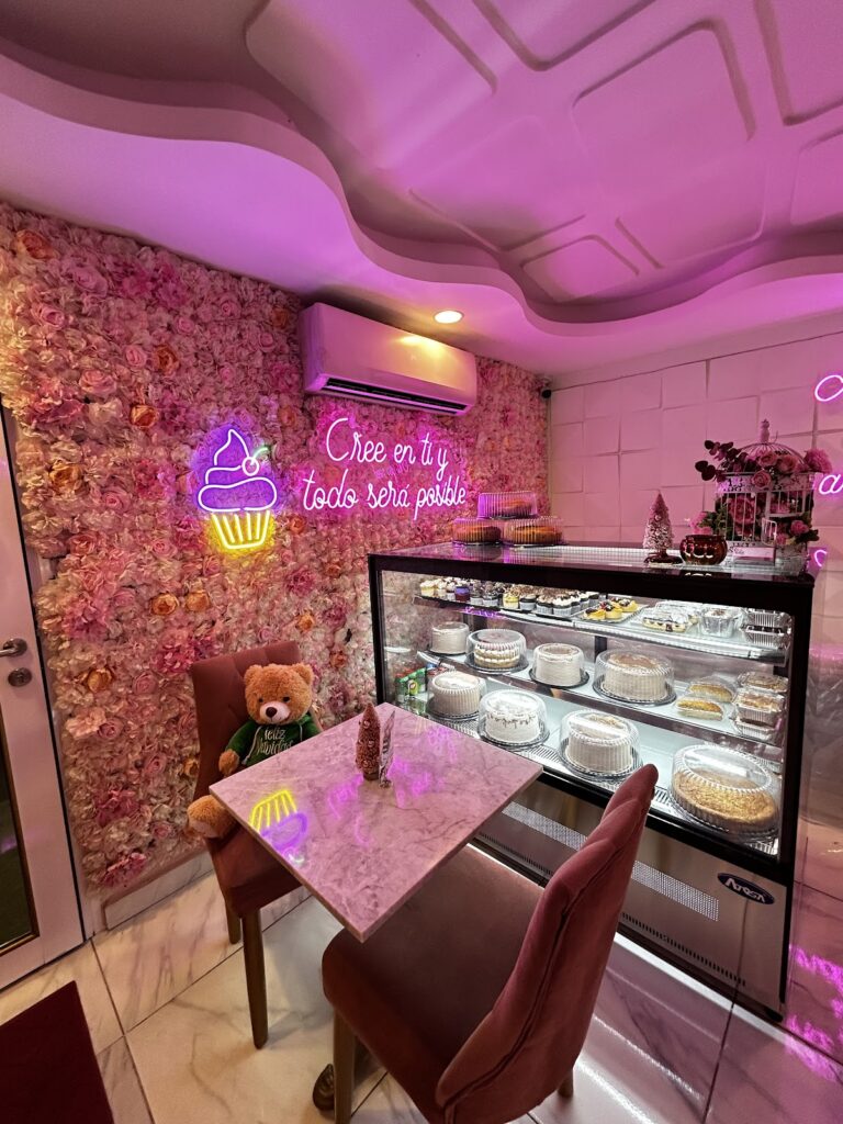 45927 fun cake factory pasteleria 768x1024