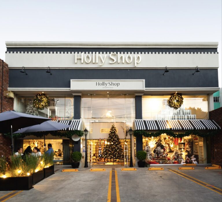 45949 bomboutique pasteleria bistro 768x700