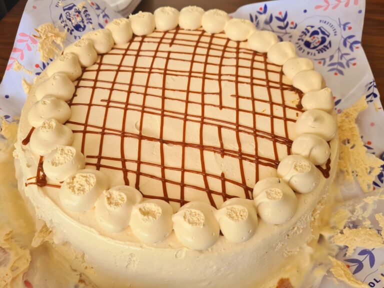 46050 tia lola pasteleria 768x576