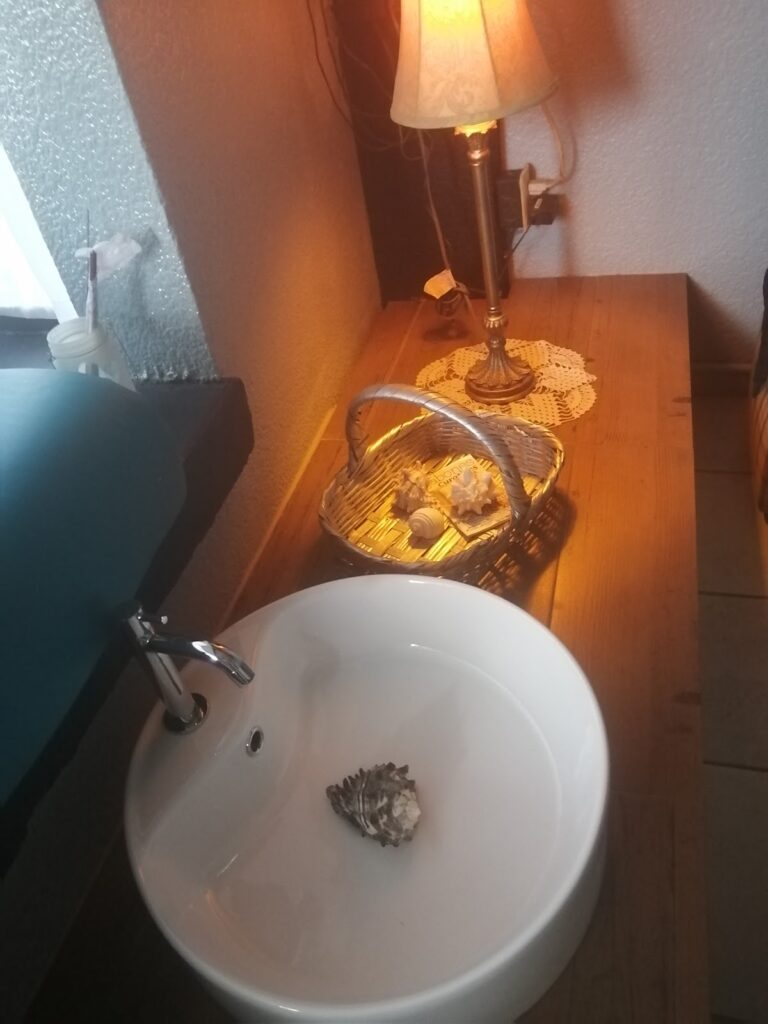 4648 my expression spa 768x1024