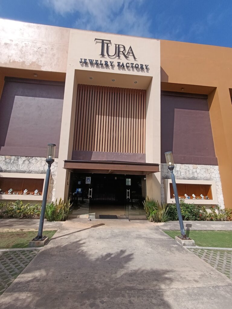 46690 joyeria tura 768x1024
