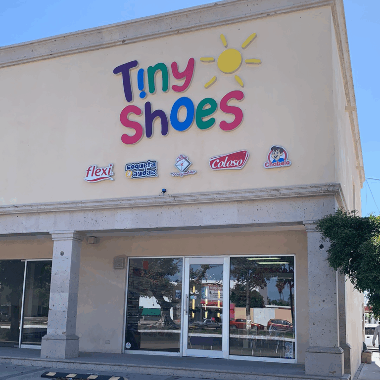 47240 tiny shoes zapateria 768x769