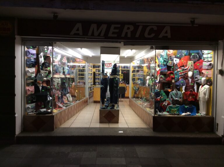 47736 tienda de ropa america 768x573