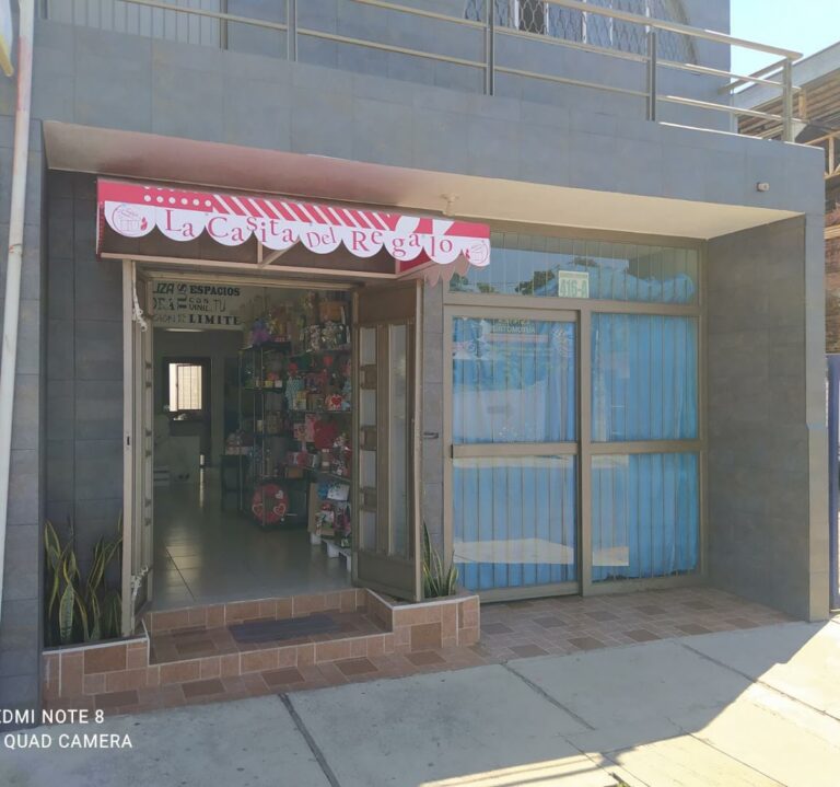 48464 la casita del regalo 768x719