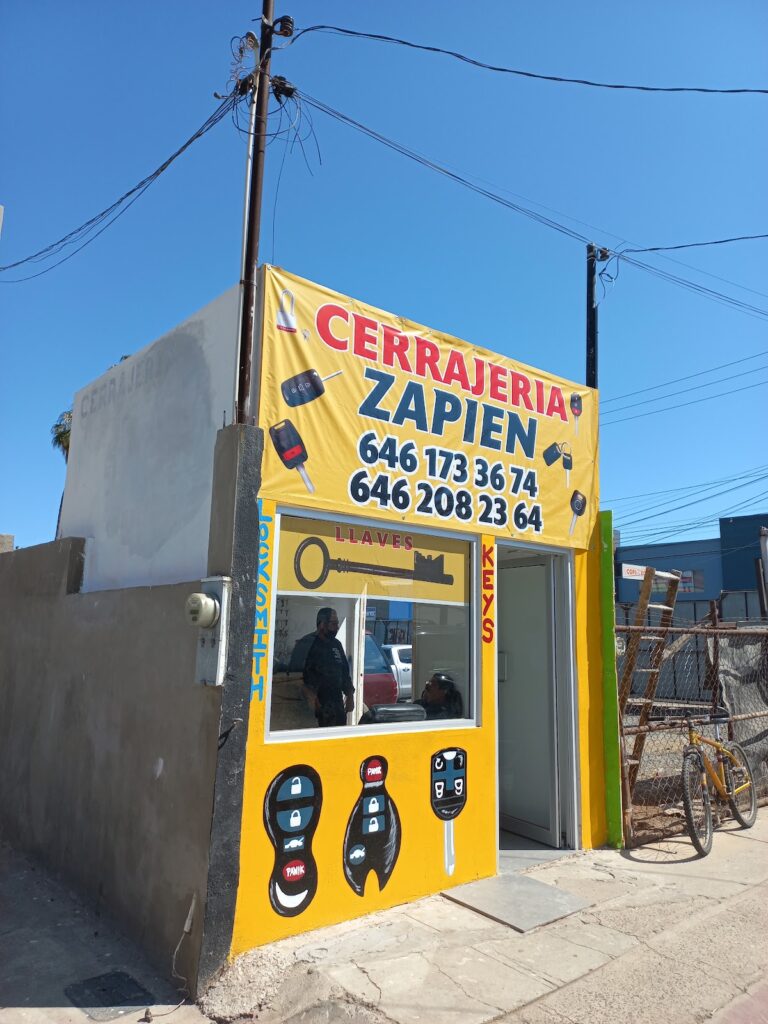 4869 cerrajeria zapien 768x1024