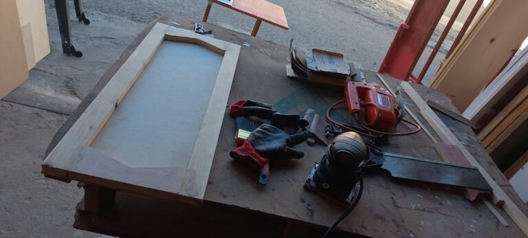 48823 taller de carpinteria 768x346