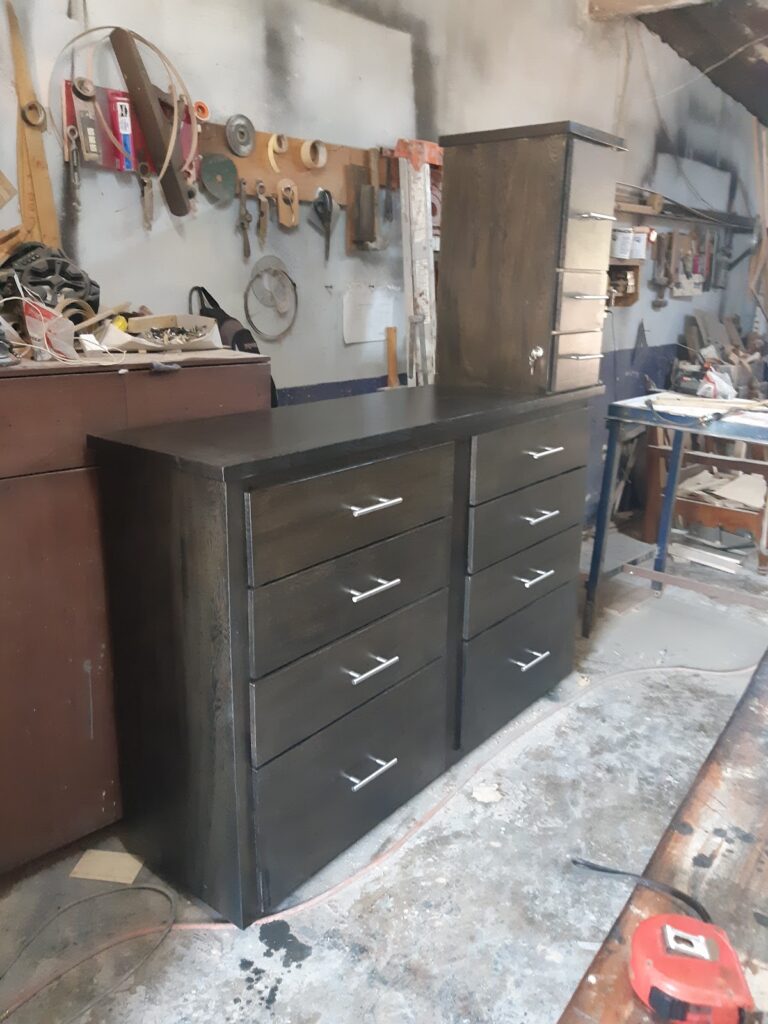 48933 el carpintero 768x1024