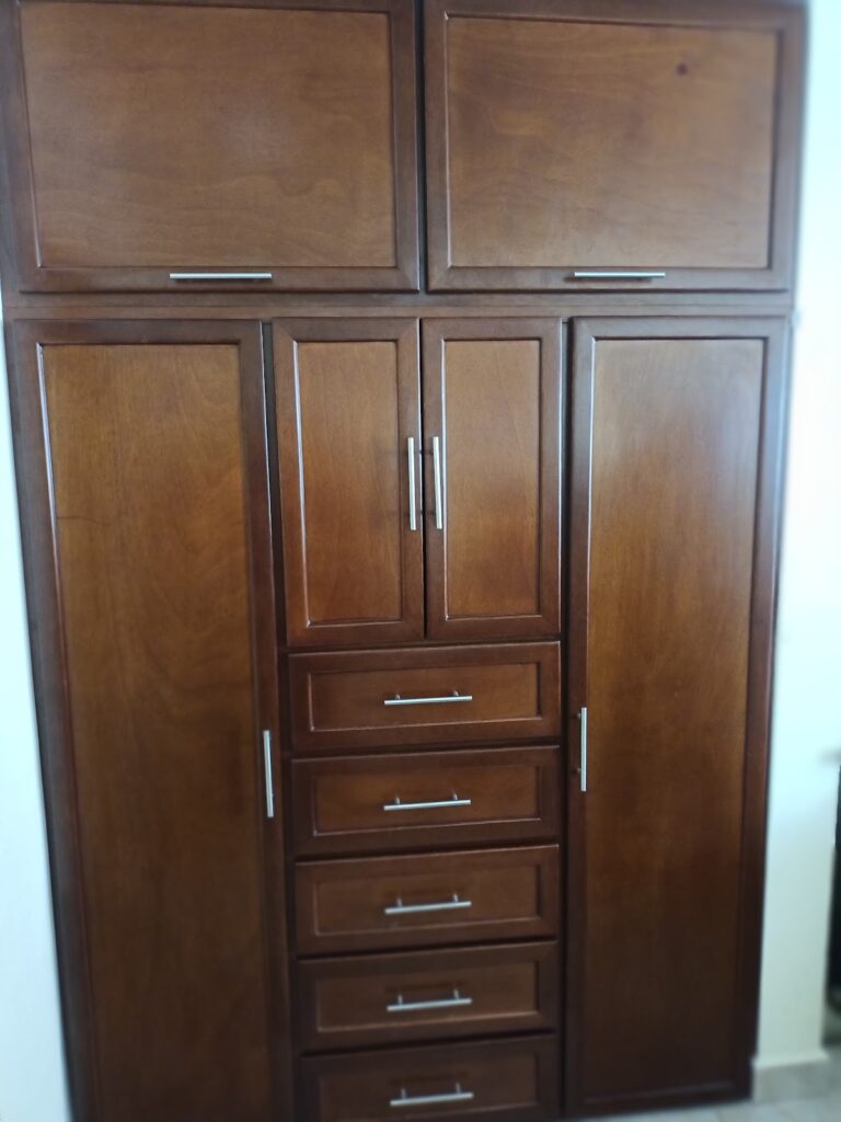 49089 taller de carpinteria 768x1024