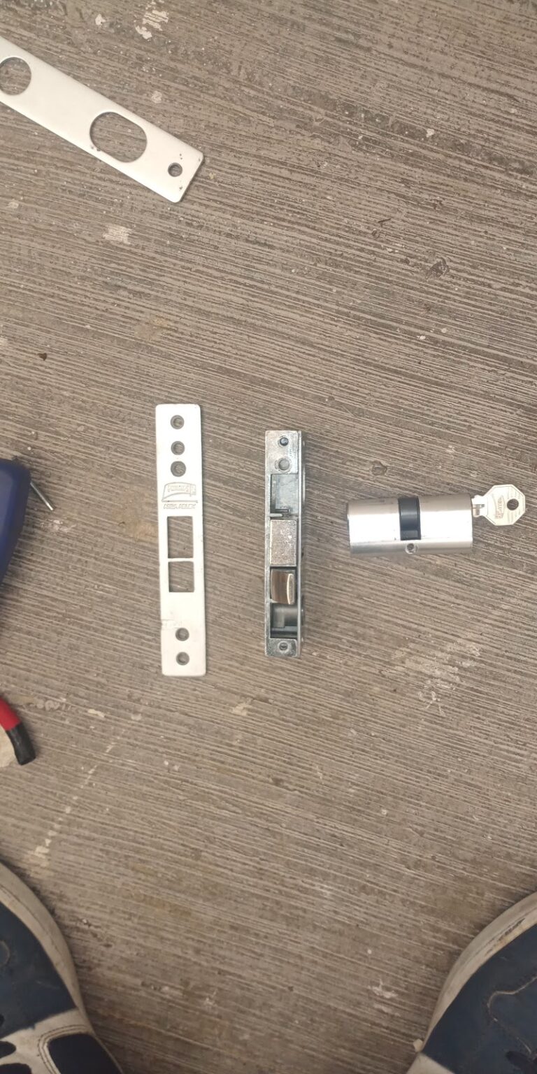 4945 cerrajeria master rikmag locksmith 768x1536