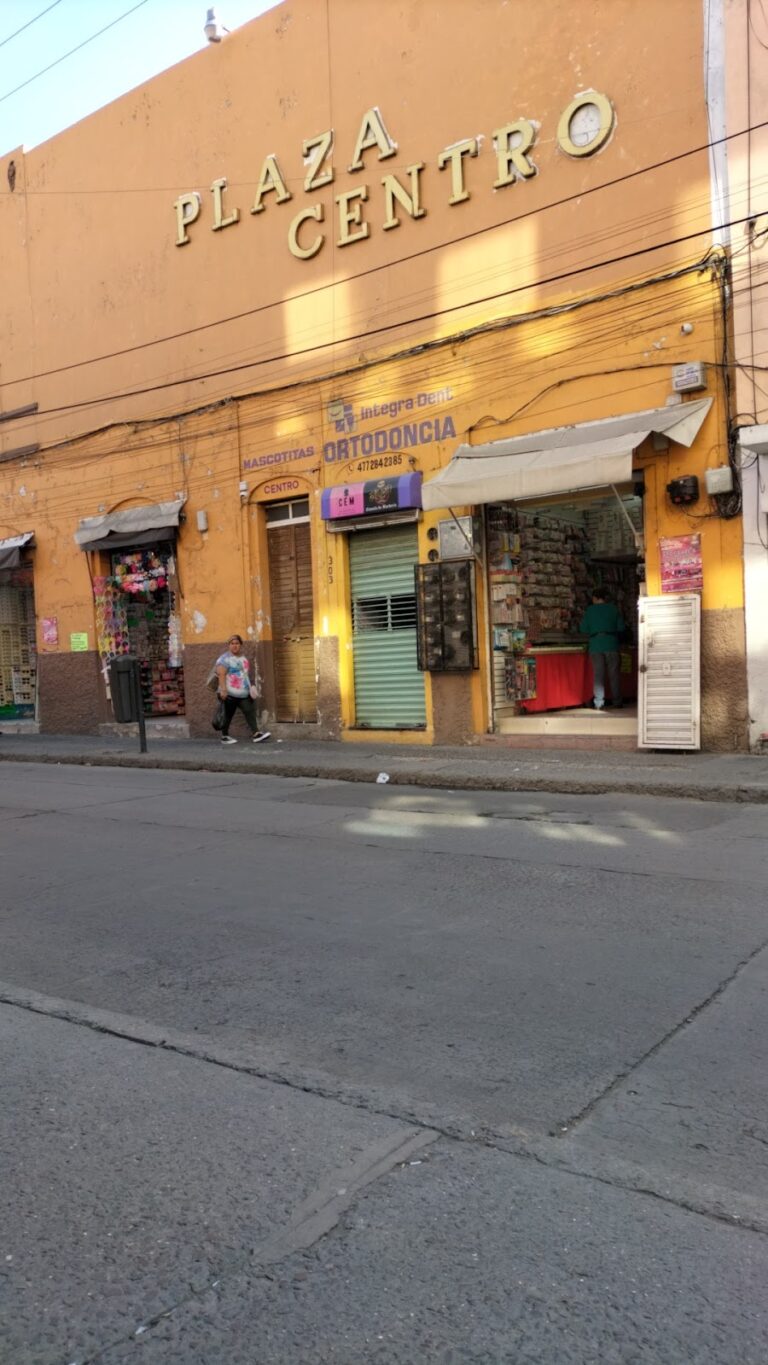 51521 mascotitas centro 768x1365