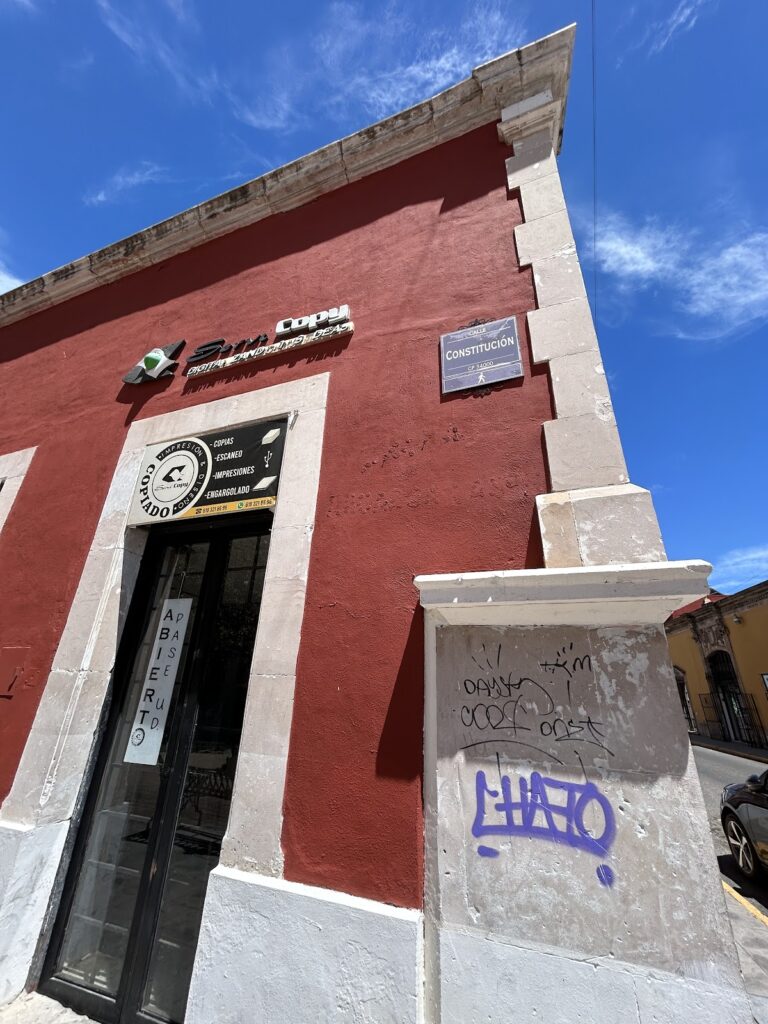 51953 servi copy 768x1024