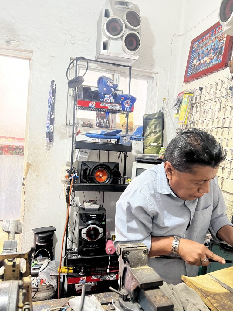 5268 cerrajeria morelos 768x1024