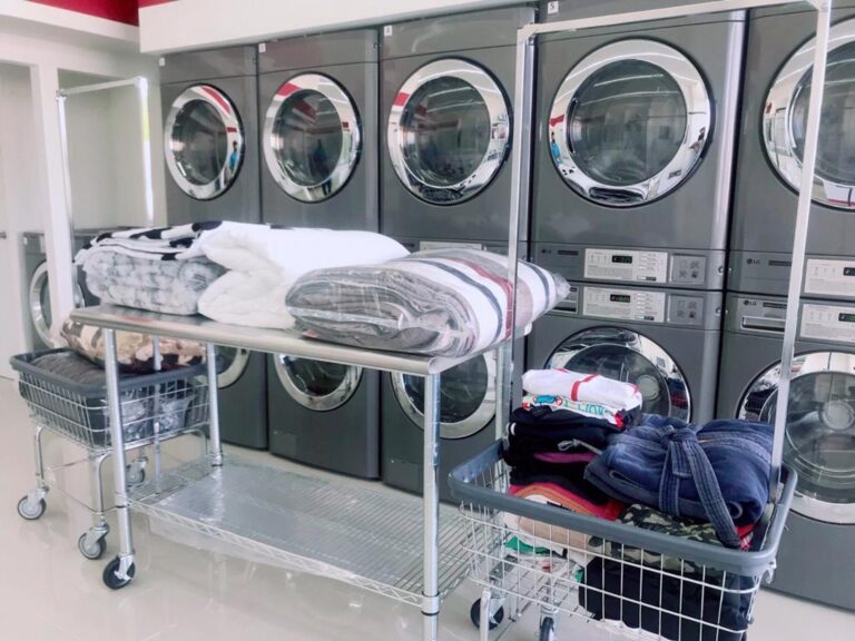 53042 laundry lounge la carcana 768x576