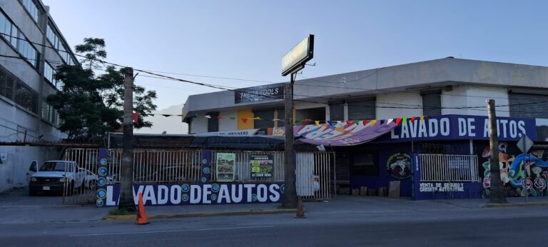 8355 la casa del jardinero 768x346