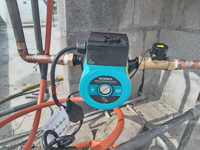 951 tecnico en plomeria y electricidad 768x576