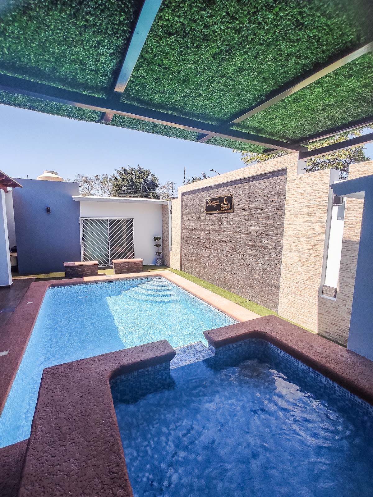 fanout-photo-1770408475450-2 fanout-photo-1770408475450-2