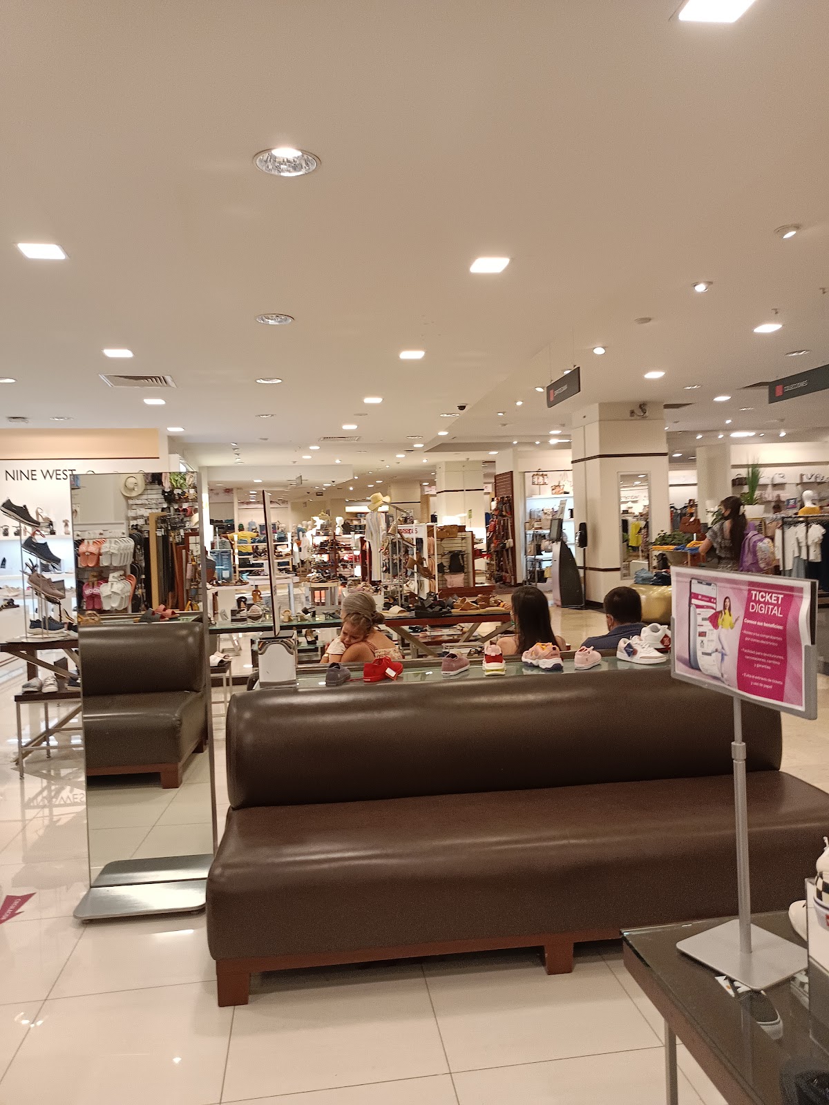 fanout-photo-1770412793285-5 fanout-photo-1770412793285-5