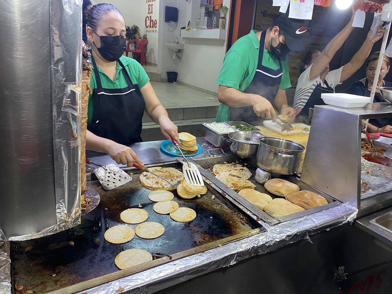 fanout-photo-1770493850072-2 fanout-photo-1770493850072-2