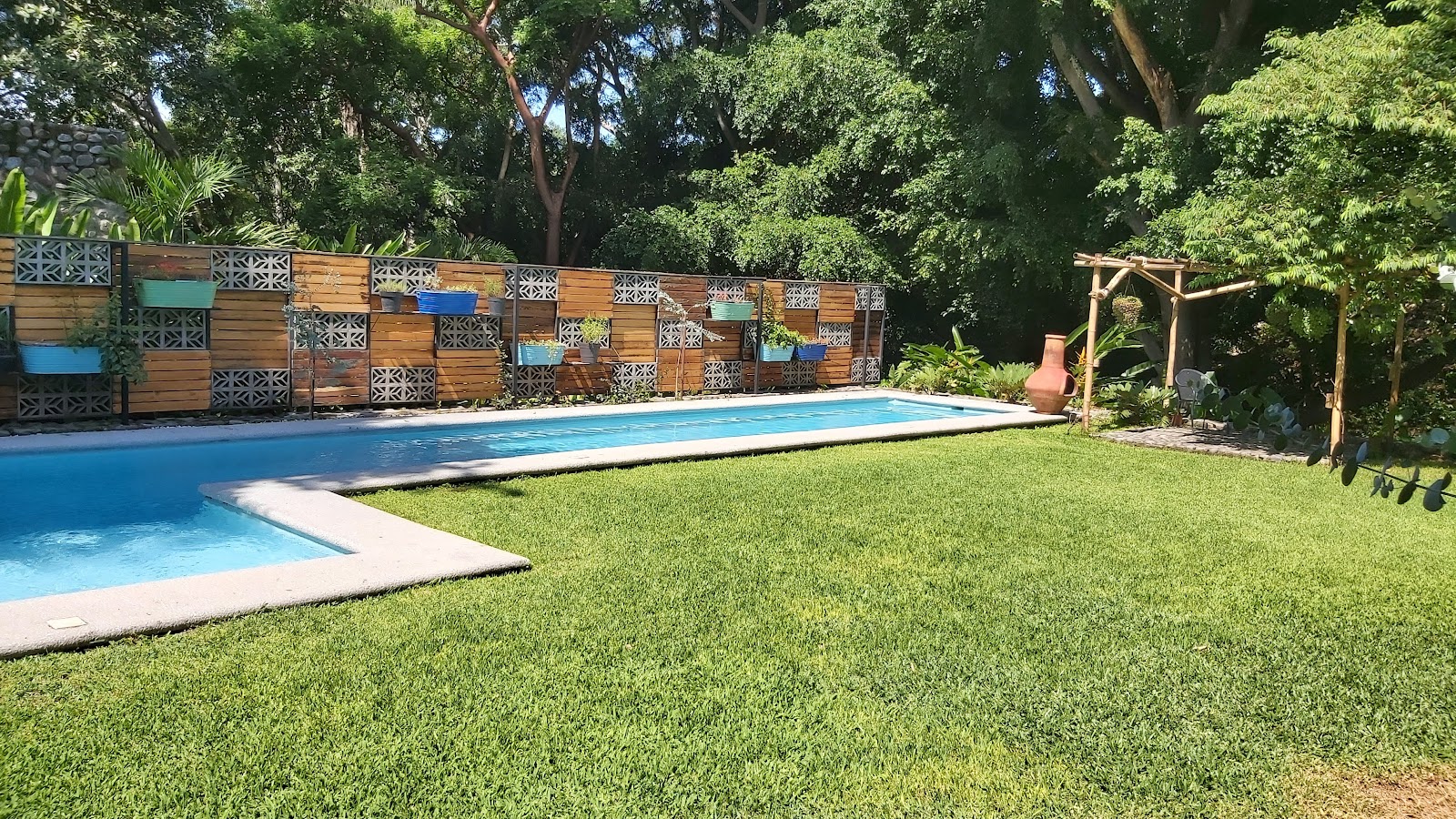 leetx-google-photo-48477-8 leetx-google-photo-48477-8