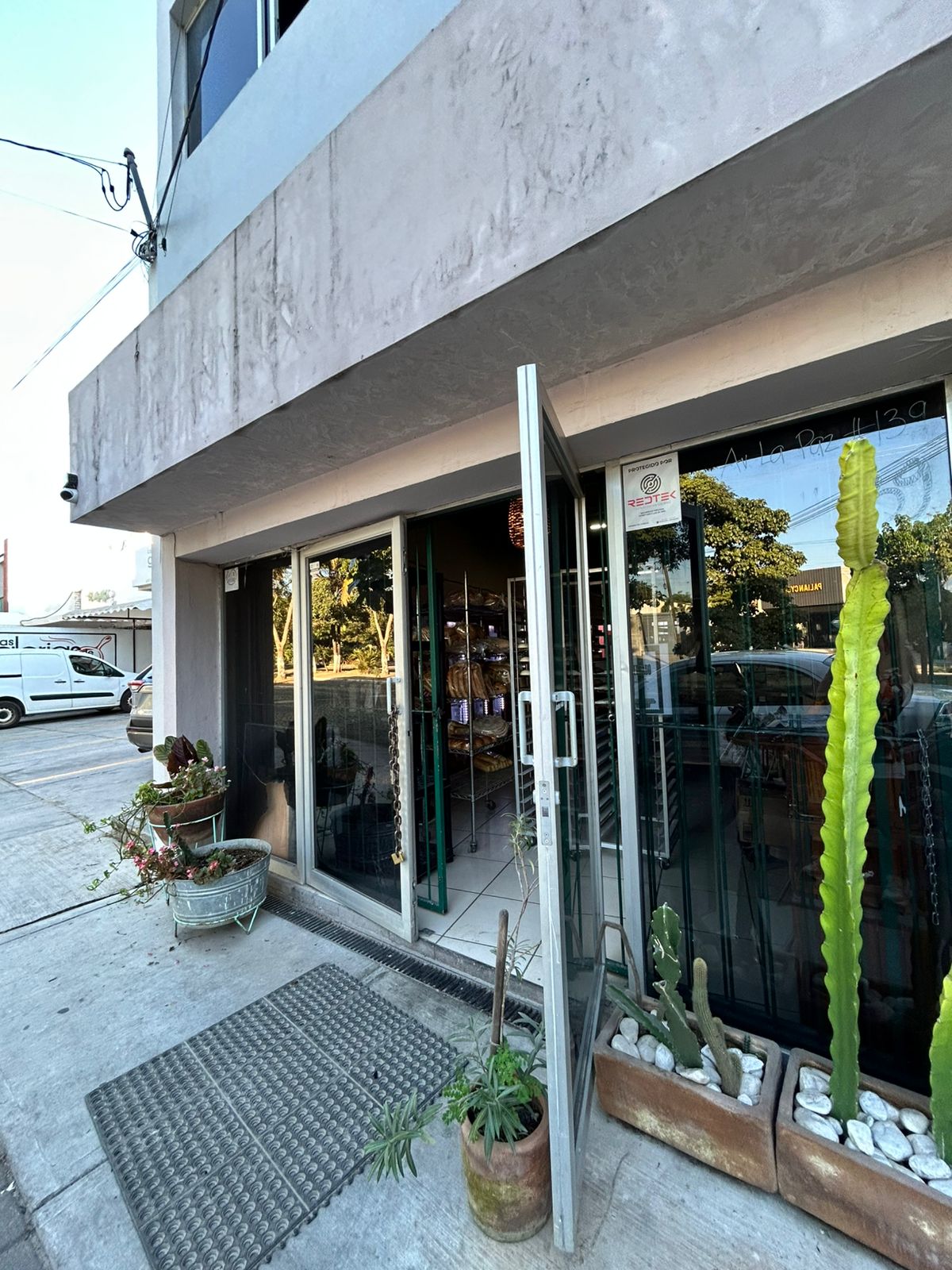 leetx-google-photo-49775-6 leetx-google-photo-49775-6